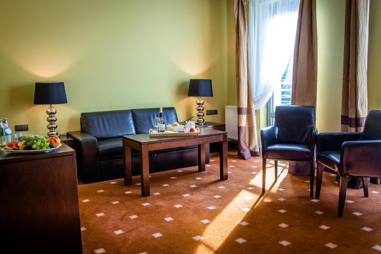Hotel Nowy Dwor Elizy Blisko Sky Bridge Długopole-Zdrój Eksteriør billede
